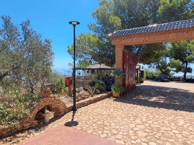 Espectacular finca de 50.000 m2 con vivienda a solo 15 minutos de Aguadulce Félix, Almería