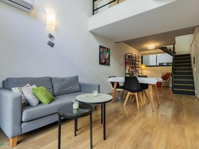 Espectacular Loft de 2 Ambientes en Dúplex con Patio Verde y Escritorio – Palermo Hollywood