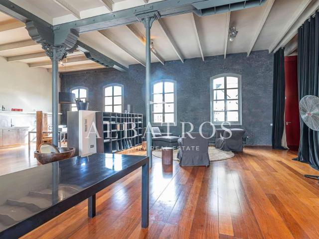 Exclusivo loft de lujo en alquiler en El Born con diseño industrial y esencia neoyorquina