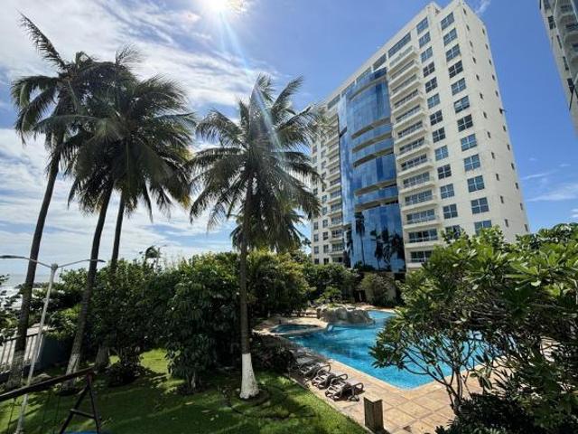 Espectacular PENTHOUSE en VENTA de 2 niveles, vista al mar, 3 recamaras, sala de TV y terraza