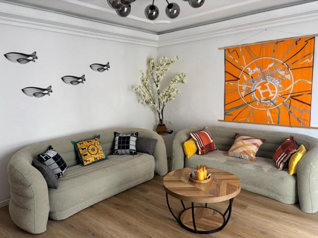 ¡Espectacular piso con gran balcón, totalmente reformado en 115 m2 listos para entrar a vivir!