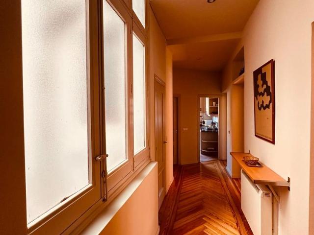 ¡Espectacular piso con balcones y vistas despejadas en Pleno Centro de Madrid!