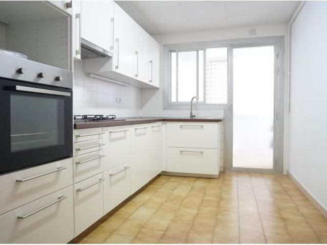 ESPECTACULAR PISO CON TERRAZA BALCON DE 15m2