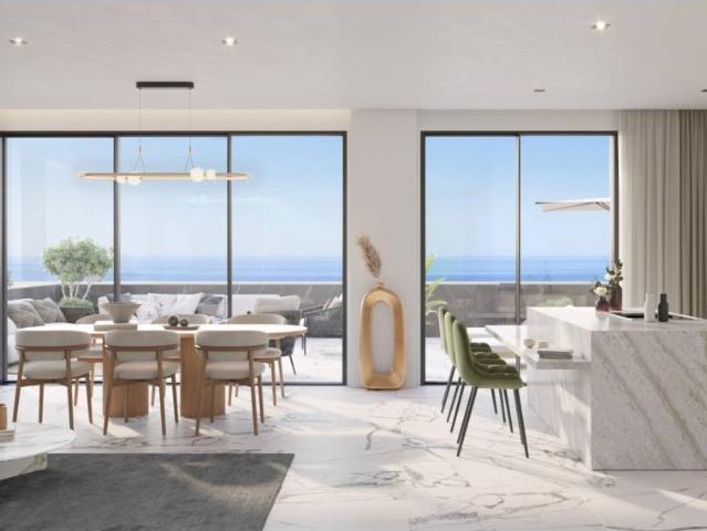 ESPECTACULAR PISO DE LUJO EN ESTEPONA