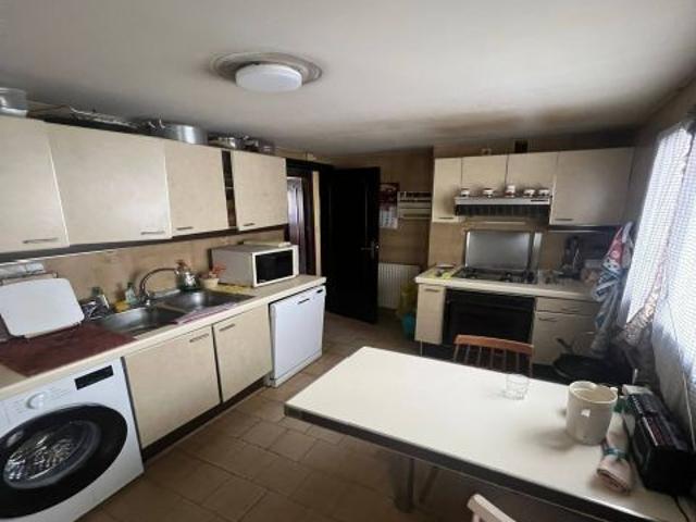 Espectacular piso del año 1980 con orientación oeste, todo exterior, situado en La Paz, en una de la