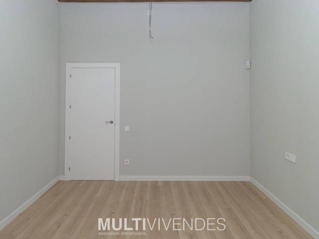 ESPECTACULAR PISO EN ALQUILER 2 DORMITORIOS COMPLETAMENTE REFORMADO A ESTRENAR