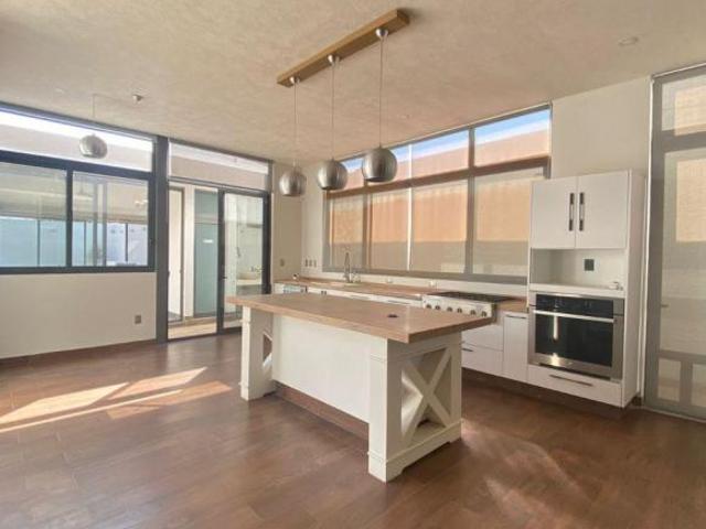 ESPECTACULAR RESIDENCIA EN VENTA EN ZONA NORTE, BALCONES DEL CAMPESTRE !