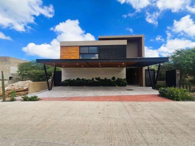 ESPECTACULAR RESIDENCIA EN VENTA EN COND. TERRAL ALTOZANO EL NUEVO QUERETARO, QRO