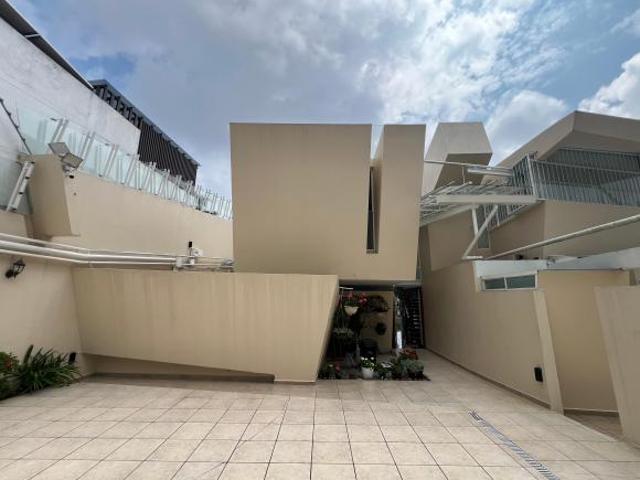ESPECTACULAR RESIDENCIA EN VENTA EN LOS LAGOS DE LAS ÁNIMAS, XALAPA