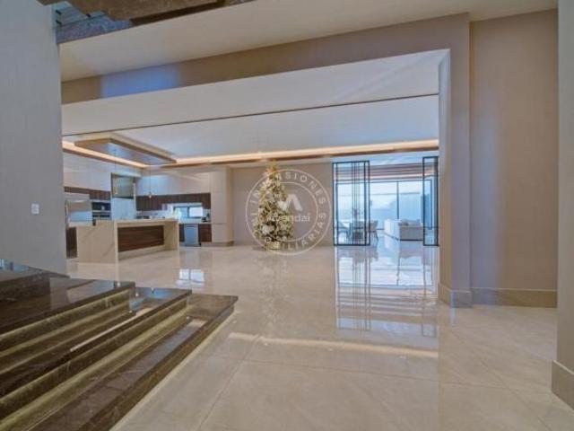 Espectacular residencia en venta en Rincón de los Encinos