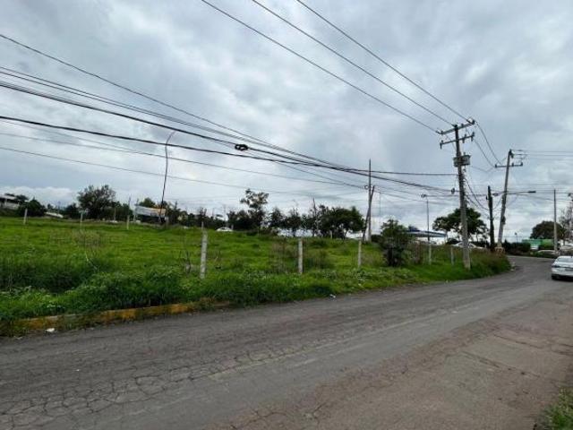 Espectacular Terreno plano, sobre libramiento de Morelia a unos pasos del mercado de abastos!