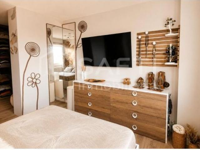 Espectacular vivienda con dormitorio y vestidor