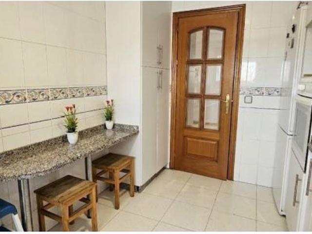 ¡ ESPECTACULAR VIVIENDA DE 4 DORMITORIOS, CON PLAZA DE GARAJE EN EL MISMO EDIFICIO!