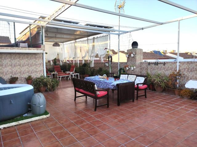 ESPECTACULAR VIVIENDA DE DOS PLANTAS EN LA LOCALIDAD DE GUILLENA, SEVILLA
