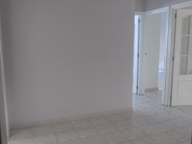 Espectacular vivienda independiente con piscina y dos locales comerciales