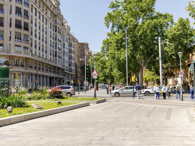 ESPECTACULAR VIVIENDA SEÑORIAL EN EDIFICIO ICONICO DEL CENTRO DE ZARAGOZA