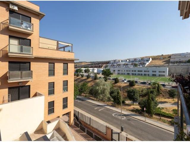 ! Espectacular vivienda para entrar a vivir con garaje y trastero en Serrallo !