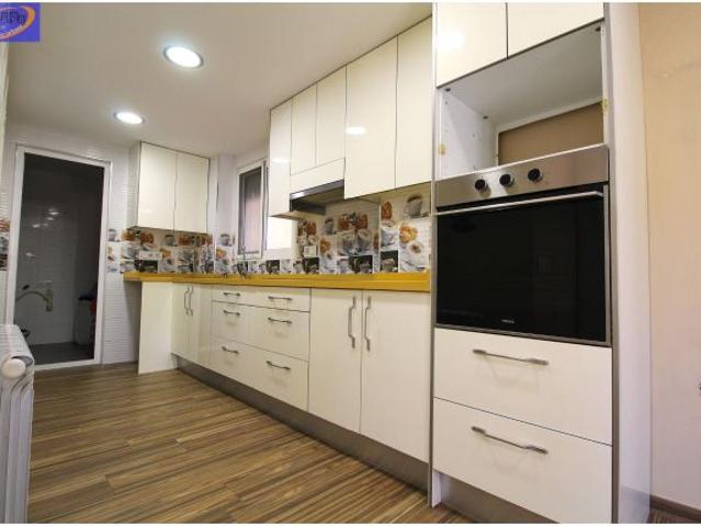 ESPECTACULAR VIVIENDA TOTALMENTE REFORMADA CON PLAZA DE GARAJE