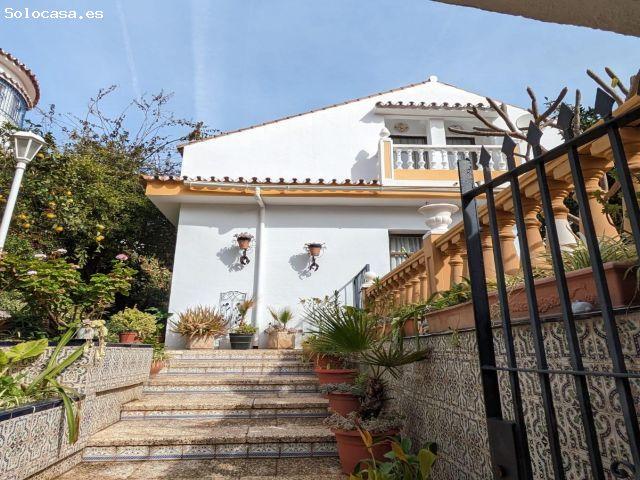 Espectacular villa con piscina y jacuzzi en Montealto, Benalmadena