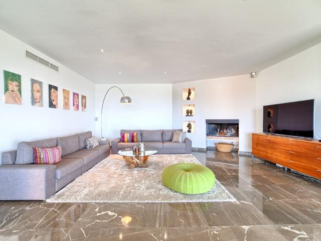 Espectacular villa construida con los más altos estándares. 540m² Los Cortijuelos