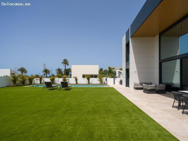 ESPECTACULAR VILLA A ESTRENAR CON PISCINA EN TAFIRA BAJA