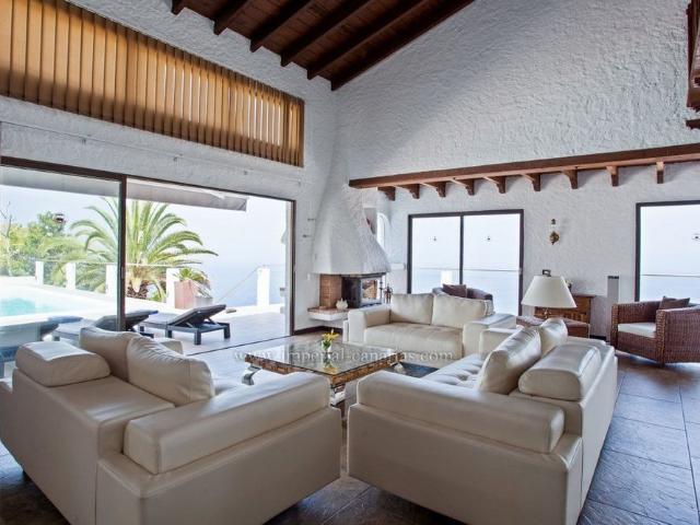 Espectacular villa a primera linea del mar en la mejor zona del Norte de Tenerife!