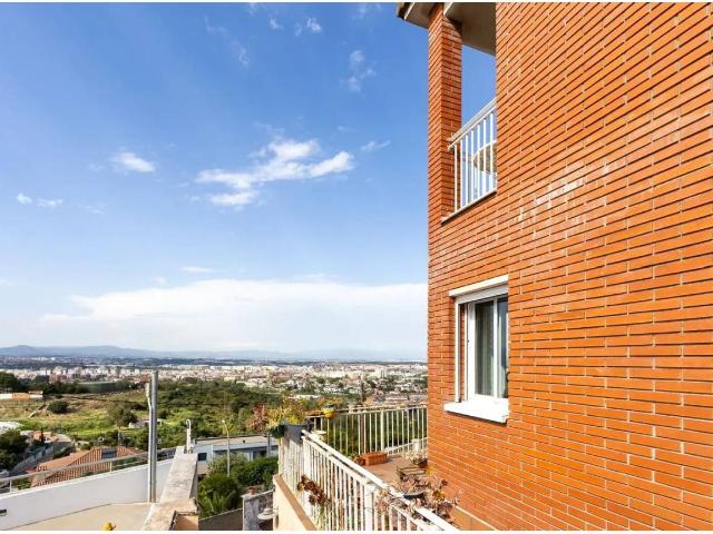 Espectacular villa de 250 m² en Cerdanyola del Vallès