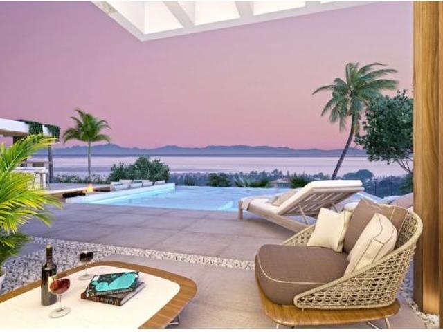 Espectacular villa de 4 dorm 4 baños. Vistas al Mar. Obra Nueva en Estepona