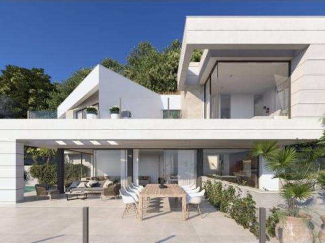 Espectacular villa de lujo de 4 dormitorios con piscina, jardines, aparcamiento
