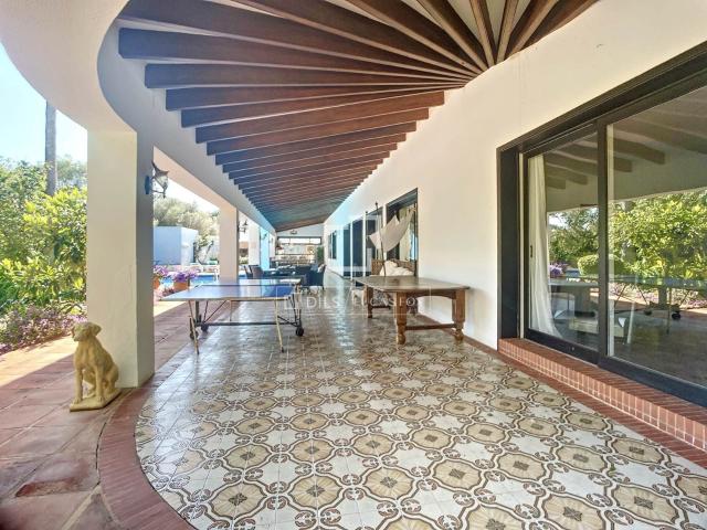 Espectacular villa de más de 1.000 m² construidos sobre una. 1105m² Maó