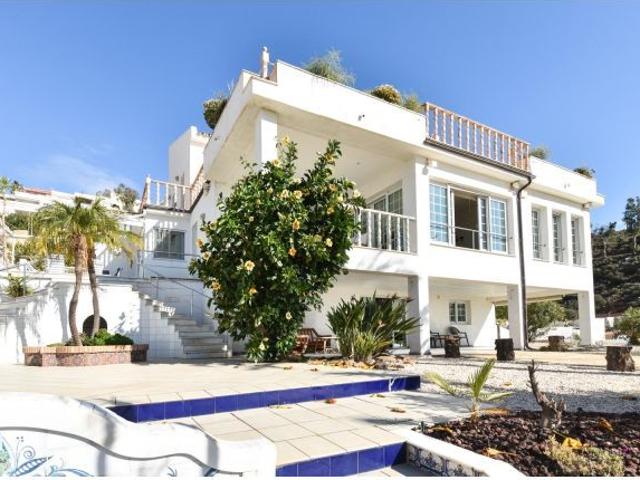 ESPECTACULAR VILLA EN RINCON DE LA VICTORIA CON VISTAS PANORAMICAS AL MAR