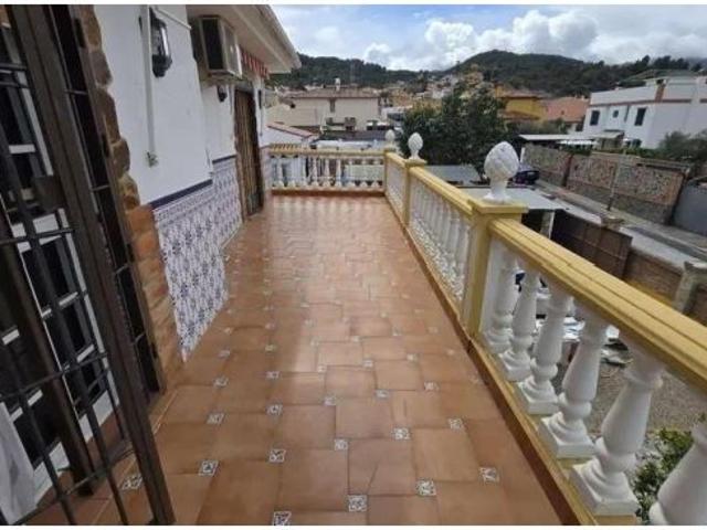 Espectacular villa independiente con piscina y licencia turística en Alhaurín de la Torre