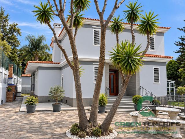 Espectacular villa independiente con piscina climatizada entre Tacoronte y La Laguna