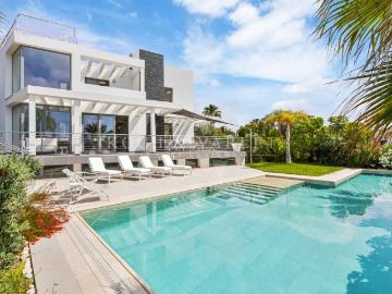 Espectacular villa moderna en este suburbio de La Nucía vi. 489m² La Nucia Hills