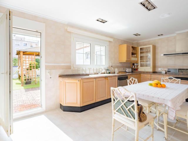 Espectacular villa renovada en Albal Lujo a escasos minutos de Valencia