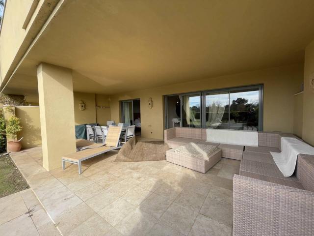 Espectacular y amplísimo apartamento de 3 dormitorios en una de las mejores urbanizaciones de Sotogrande