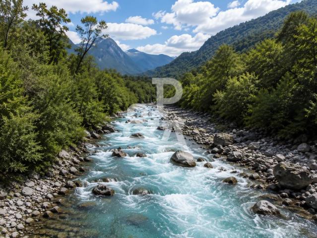 ESPECTACULAR Y EXTENSO SITIO / AGUA DULCE AYSEN