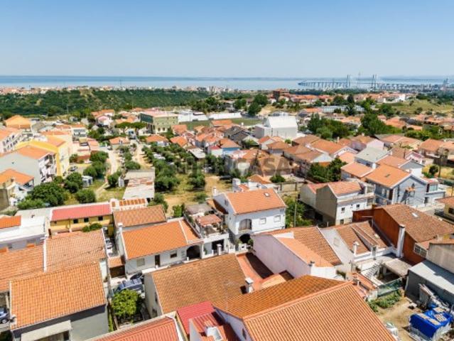 Espetacular T4 com Vista Rio em Loures