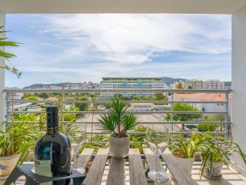 Espetacular T4 no Bairro do Liceu em Setúbal com 239m2, arrecadação e parqueamento. prédio de 2003