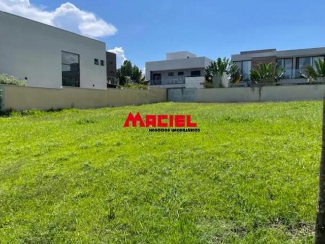 ESPETACULAR TERRENO PLANO COM 476m2 URBANOVA ALPHAVILLE I