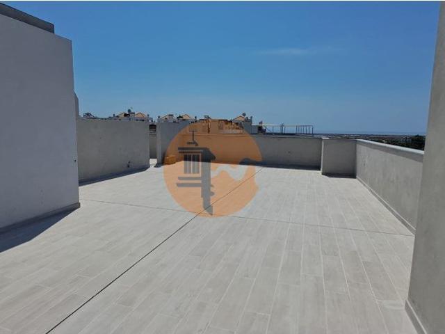 Espetacular apartamento T3, top floor com terraço privado, v. 115m² Tavira Santiago