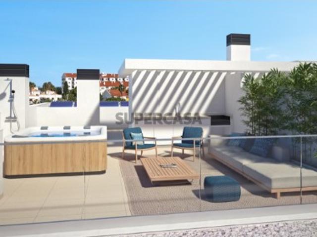 Espetacular apartamento T2, top floor, com um maravilhoso terraço privado com 57.60m2 e uma fabulosa vista mar