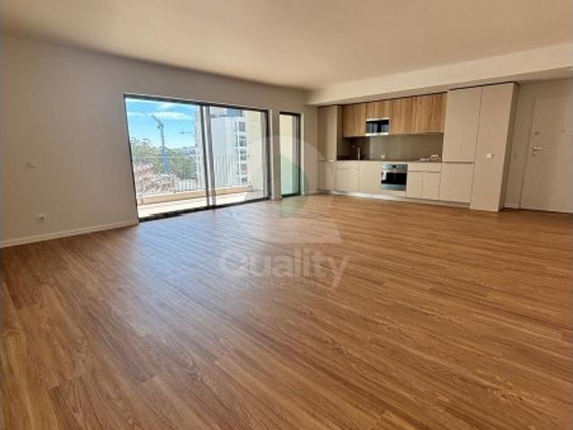 Espetacular Apartamento T4 em Loures Rendimento Garantido
