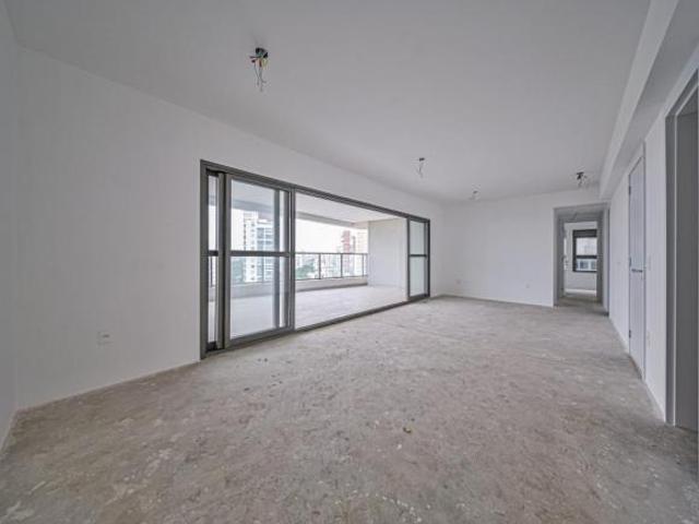 Atraente apartamento para venda em Paraíso com 3 quartos, sendo 3 suítes, 144m²