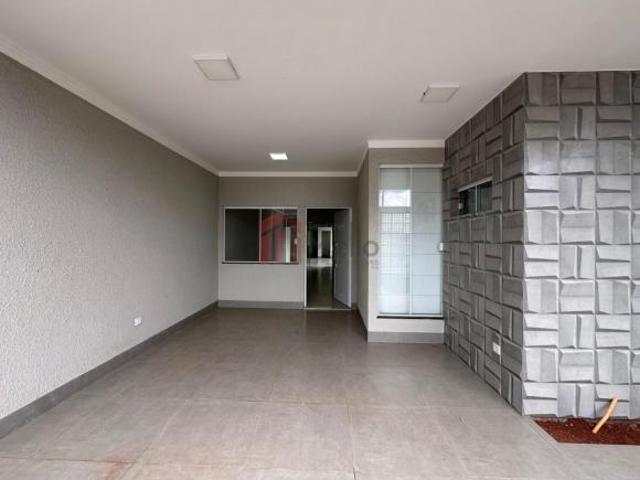 Espetacular casa à venda em Umuarama PR, Jardim Araxá: 3 quartos, sendo 1 suíte, 2 salas, 2 banheiro