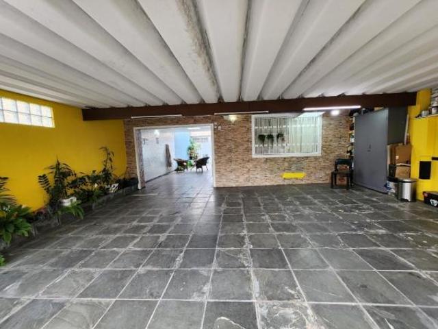 Agradável casa de vila para venda em Vila Jaguara com 4 quartos, sendo 1 suíte, 195m²