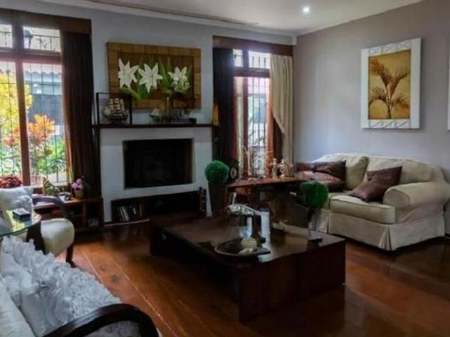 Atraente casa para venda em Santo Amaro com 4 quartos, sendo 4 suítes, 184m² maria claudia gomes d