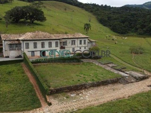 Espetacular Fazenda de 195 ha com Imponente Casarão Secular