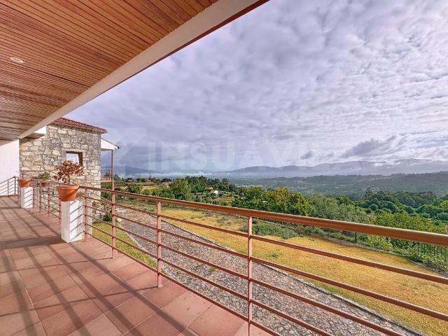 Espetacular moradia com vistas panorâmicas sobre o vale de C. 0m² Candemil e Gondar