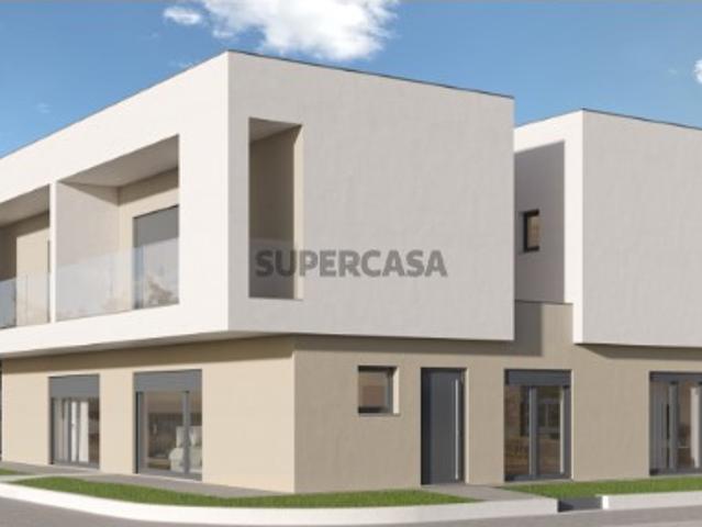 Espetacular Moradia Geminada T3 Duplex, boas áreas, pronta habitar principio de 2027